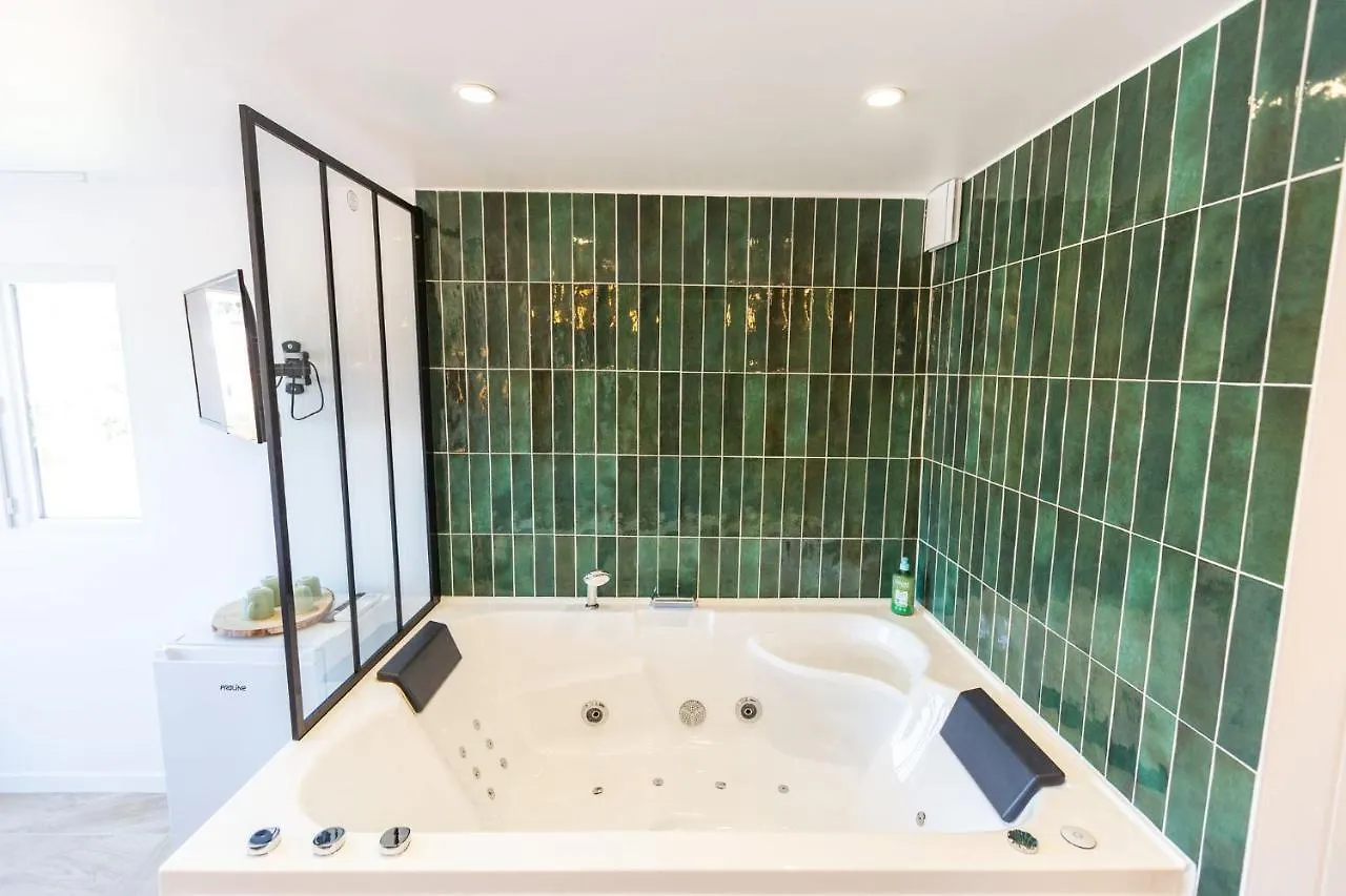 Love Room Du Mont D'Or - Baignoire Spa - Minibar Offert Marseille