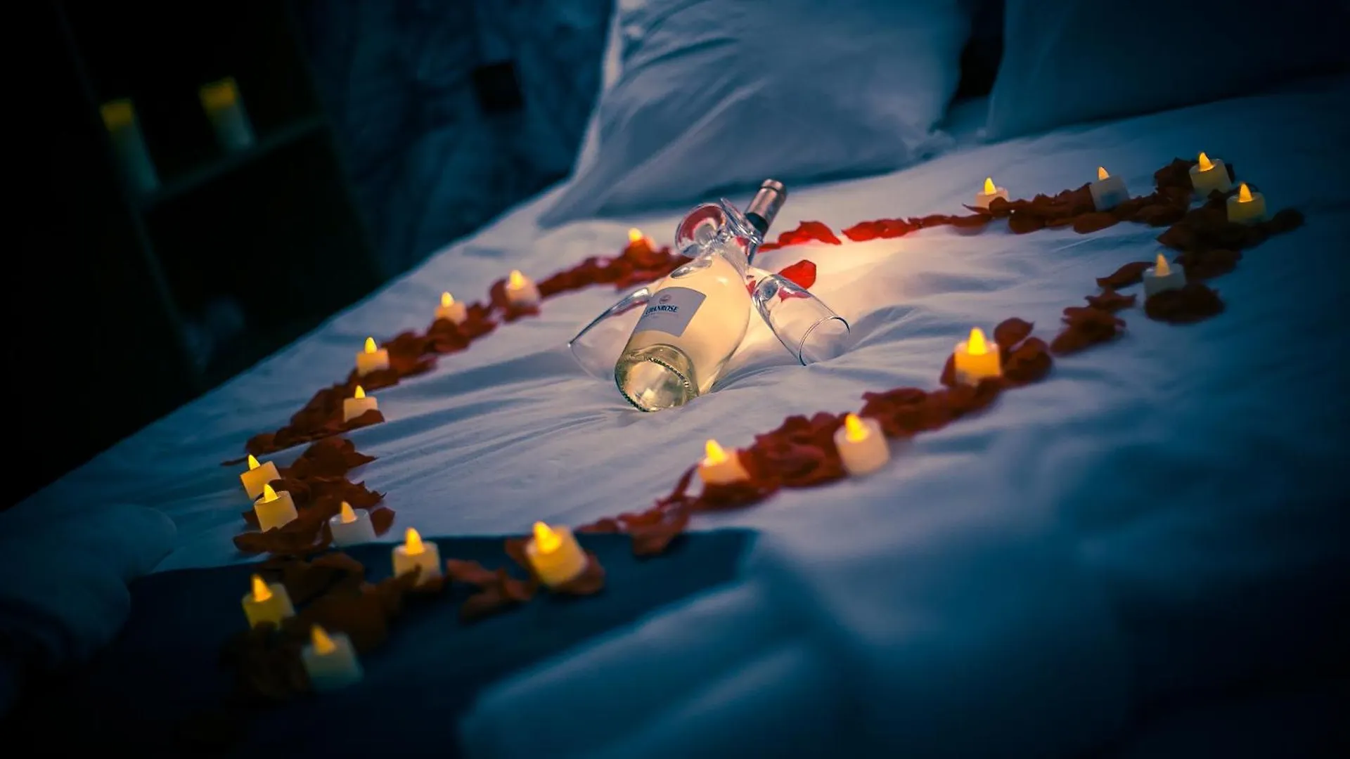 Hodinový hotel Love Room Du Mont D'Or - Baignoire Spa - Minibar Offert Marseille