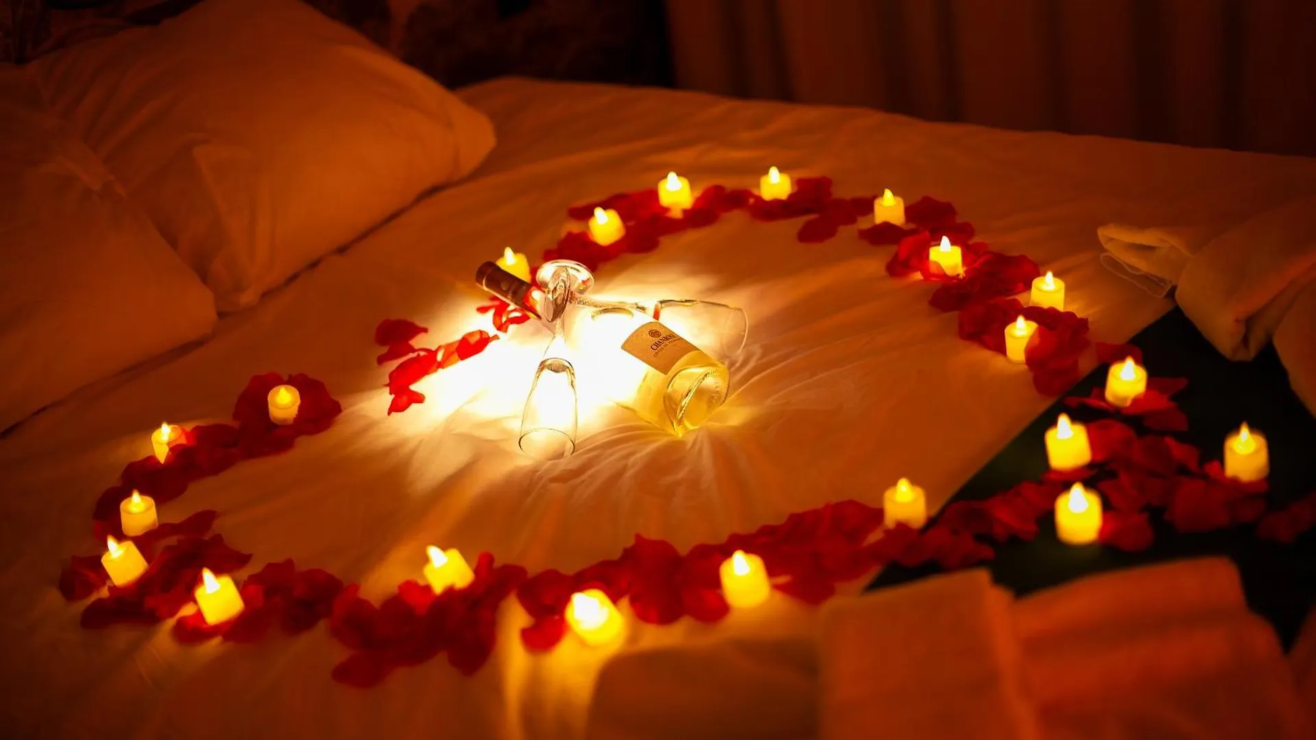 Love Room Du Mont D'Or - Baignoire Spa - Minibar Offert Marseille Frankrike
